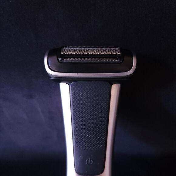 Philips Norelco Electric Cordless Body Trimmer Bodygroom Body Shaver - BG7030/49 - Picture 5 of 11